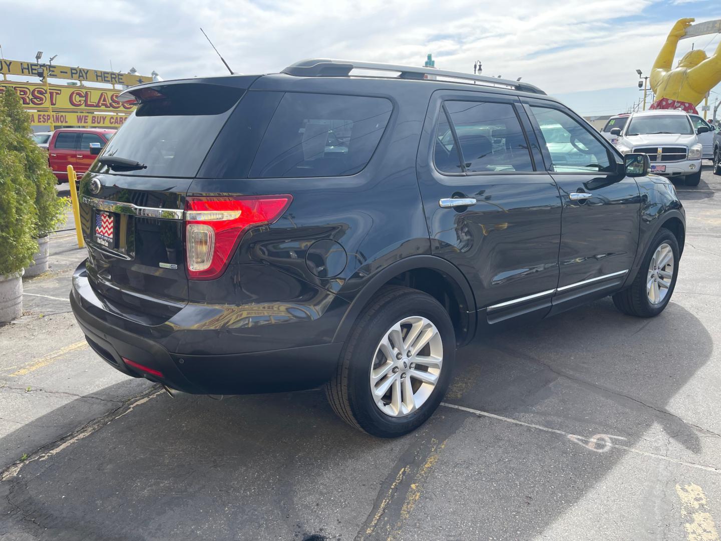 2013 Black /Black Ford Explorer XLT (1FM5K8D86DG) with an 3.5 Liter V6 engine, Automatic transmission, located at 801 South State Street, Salt Lake City, UT, 84111, (801) 328-0098, 40.751953, -111.888206 - Features Top Features: 4WD/AWD, Parking Sensors, Alloy Wheels, Rear Air Conditioning, Bluetooth Technology, Rear View Camera, Fold-Away Third Row, Satellite Radio Ready, Front Seat Heaters, Third Row Seat, Leather Seats Basic Features: ABS Brakes, Auxiliary Audio Input, Power Locks, Rear Defro - Photo#4